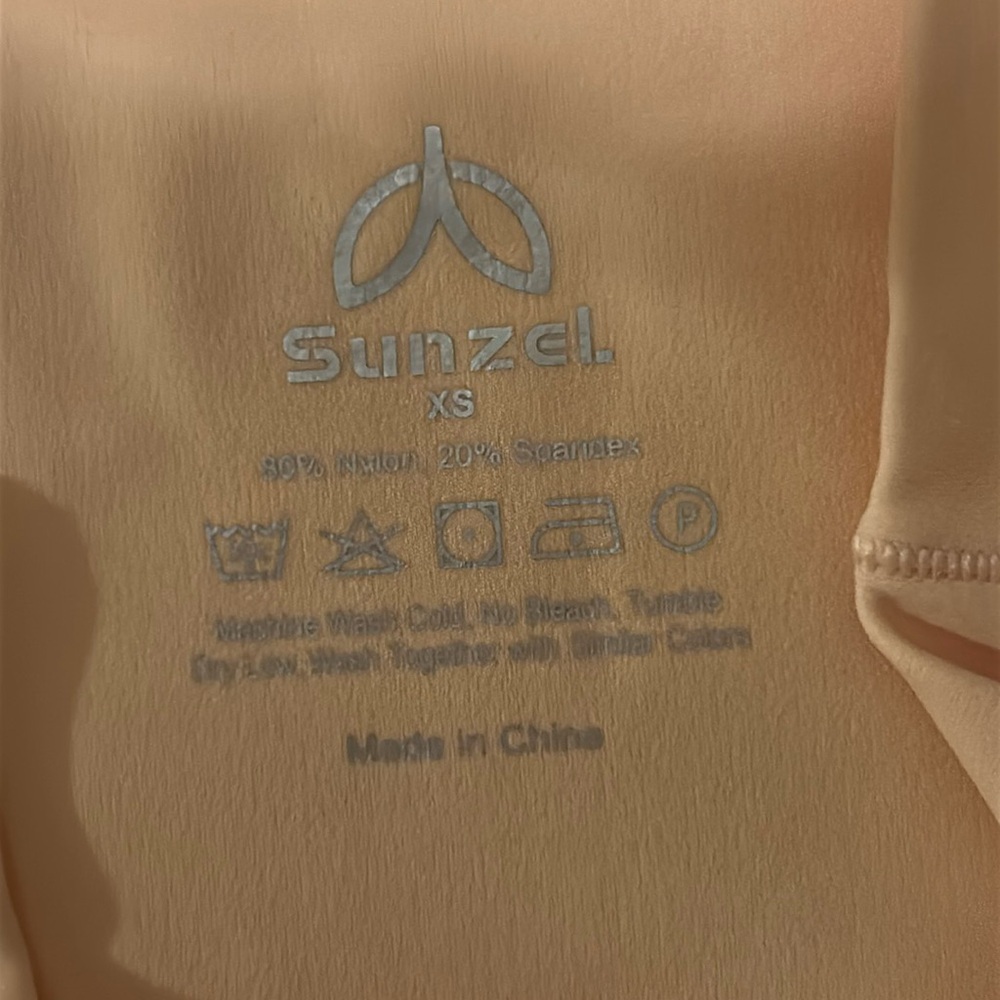 Sunzel Peach Cross Waist Flared Leggings size XS - Picture 3 of 10
